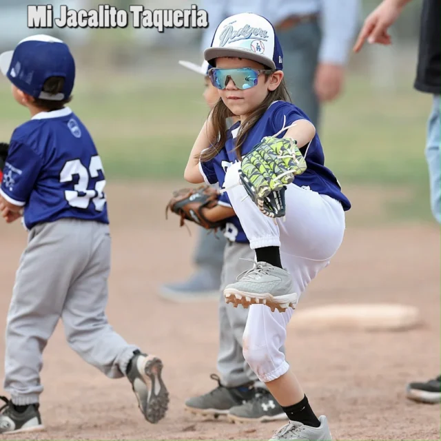 DODGERS VS CARDINALS! It was a thriller at the Dodgers-Cardinals game during Socorro Recreation League T-Ball.